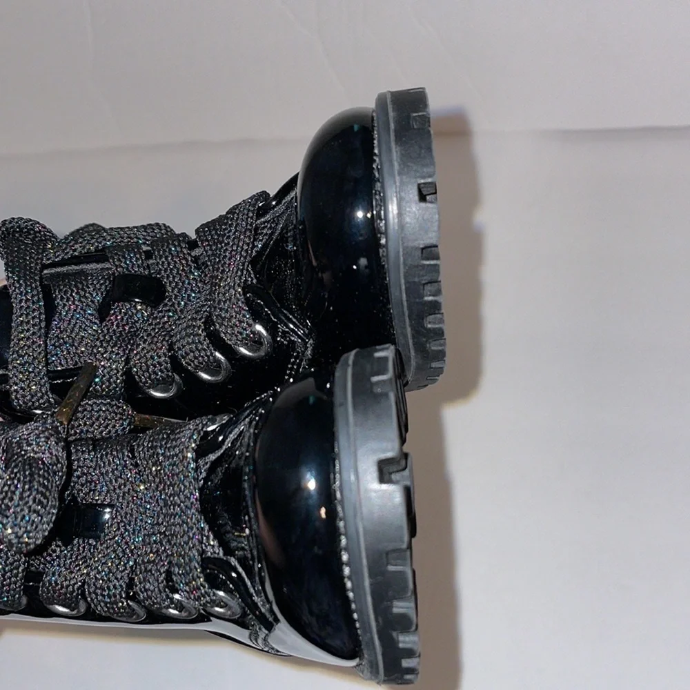 Seychelles Shinyao Black combat boots rainbow glittery black laces size 5
